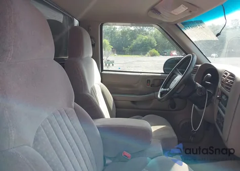 2000 Chevrolet S-10 Ls из США, поврежденный, VIN 1GCCS1441Y8182038